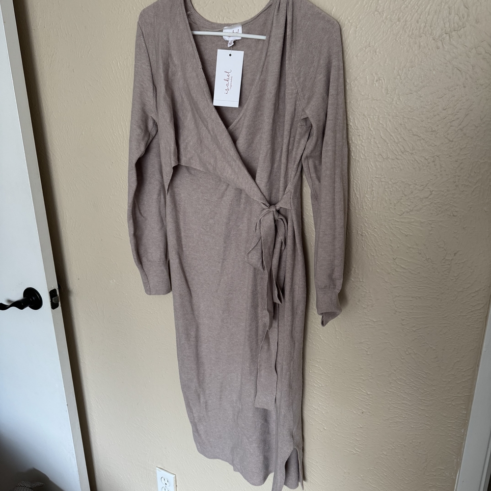 Ingrid & Isabel Beige Knit Top